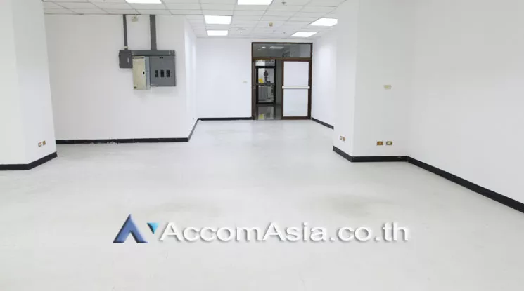  1  Office Space For Rent in Charoennakorn ,Bangkok BTS Krung Thon Buri at Thai Sri Tower AA13713